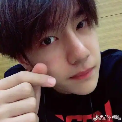 如何评价王一博素颜?