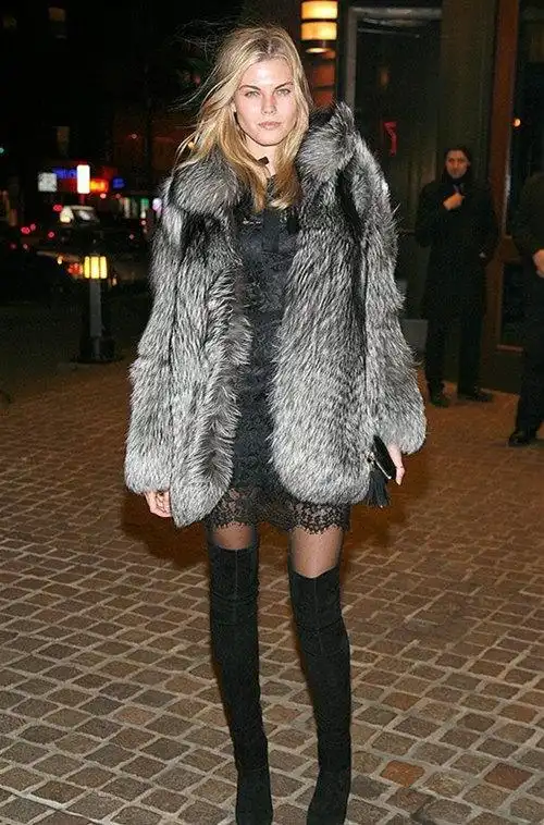 过膝长靴怎么穿?8种搭配显腿长,时尚感爆棚!