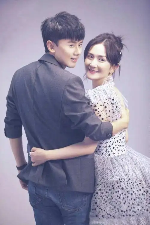 张杰谈谢娜退出主持群原因 婚礼美的不行 双向奔赴的爱情谁不羡慕