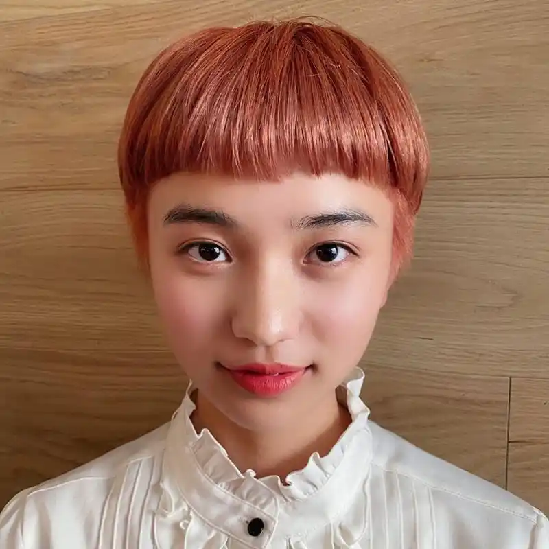 推边发型夏天剪简直再好不过了,把后脖和鬓角的位置推短,可以和上面