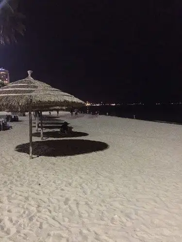 晚上 白沙沙滩-慢步月光沙滩体验一段宁静低调的越南时光