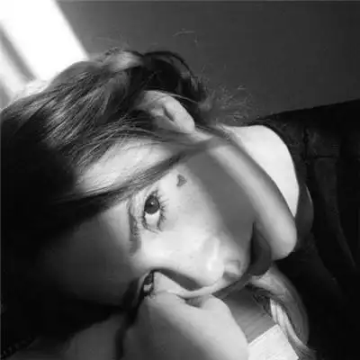 抖音最火头像女生伤感黑白2019 人们总是忽然就相爱忽然就不爱了