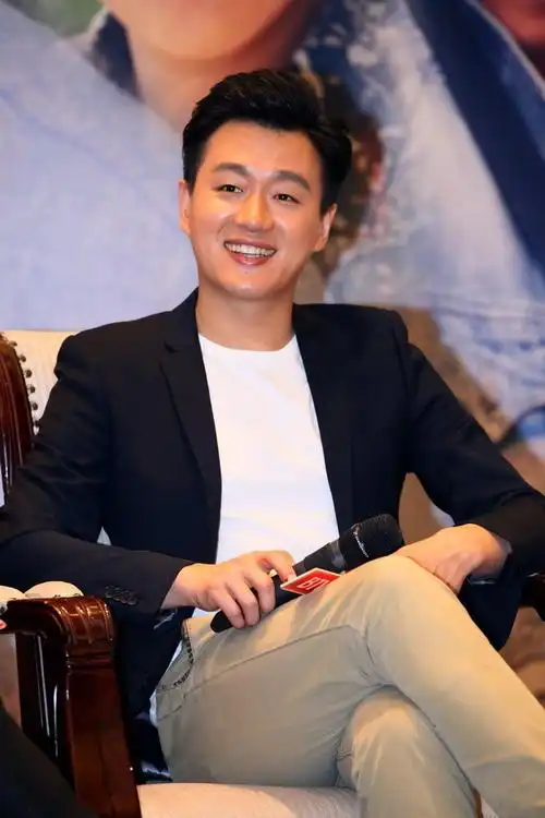 佟大为,1979年2月3日生于辽宁省抚顺市新抚区,中国大陆男演员,歌手.