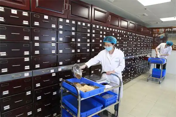 重庆首个共享智慧中药房在沙坪坝区启用