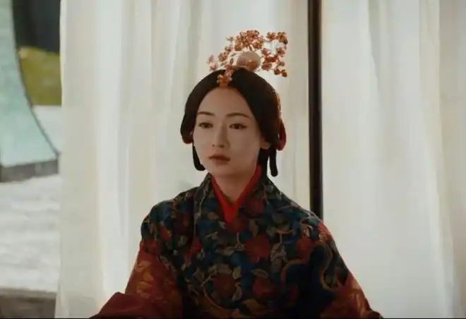 皓镧传中皓镧为什么要把秦王送她的礼物全部烧掉原因很简单