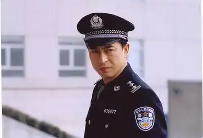 张嘉译肩负《使命2》春节假期不得闲(图)