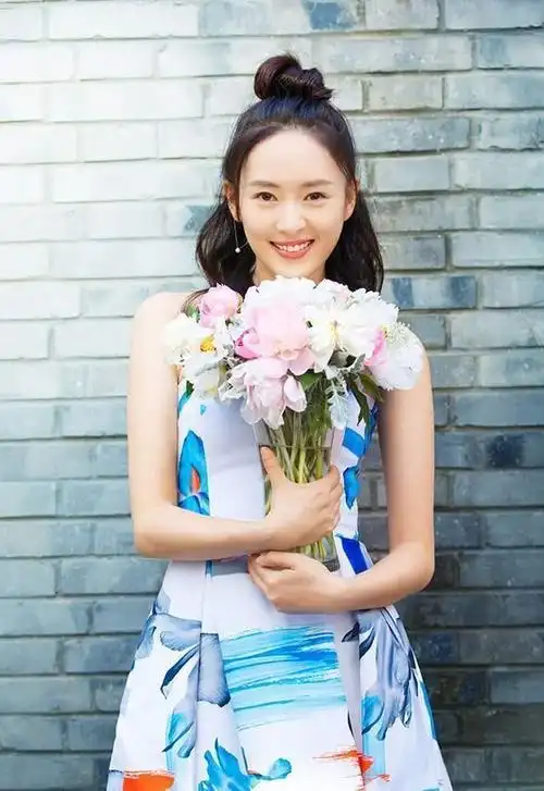 云南走出的6位著名影视演员人前风光背后都有眼泪和坎坷