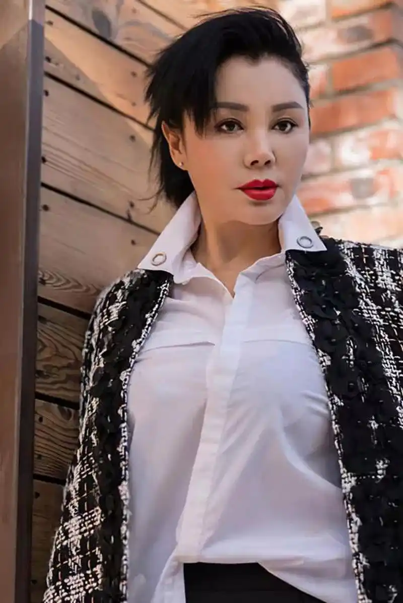 于小慧,1965年12月出生于辽宁省丹东市,中国内地女演员,因为主演了