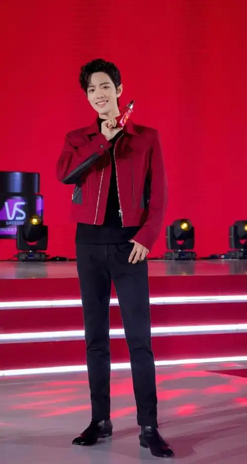 肖战#@肖战工作室我想看这样的肖战大长腿全身照 先谢谢你了#肖战我