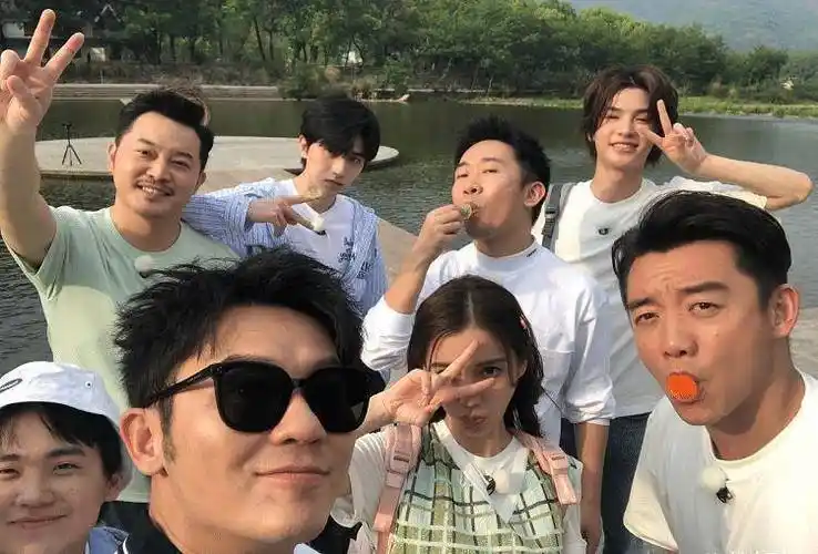 原创奔跑吧第九季阵容官宣郭麒麟退出节目录制两位老成员回归