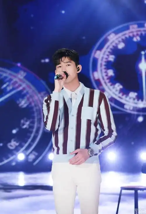 《快乐大本营》张翰身台形表全在线_综艺_爱特豆