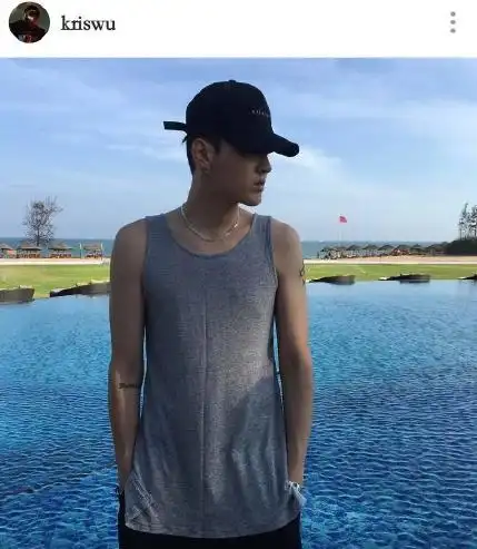 再说吴亦凡ins日常画风都是这样子的啦.