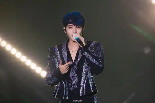 "断层第一"舞台是王俊凯的统治区,一起期待王俊凯带来的舞台惊喜