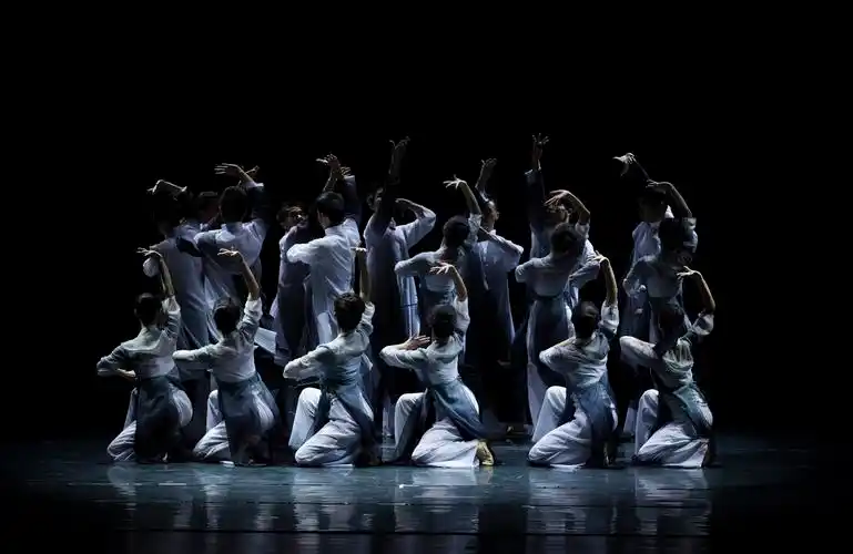 流量舞蹈加持,新招首席亮相,重庆首个国舞专场浓情上演!