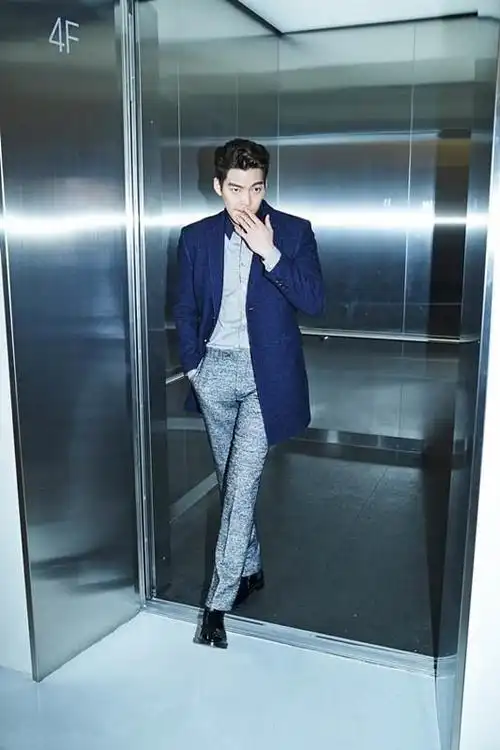 肌肉男:金宇彬全新户外写真高大帅气-小虾米