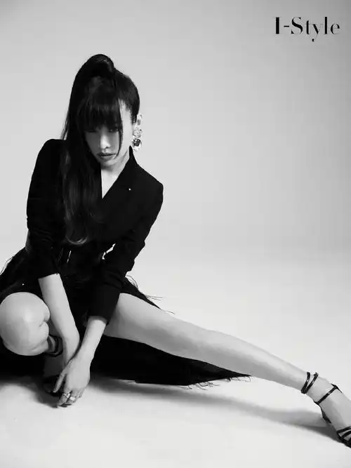 袁咏琳高马尾干练写真图片