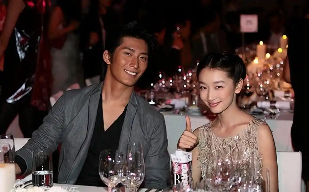 曾志伟拽的不是周冬雨的手,而是整个娱乐圈的丑陋 周冬雨是一个集演技