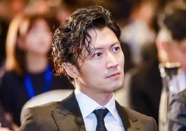 这一次王菲与谢霆锋联手给娱乐圈的明星们上了一课