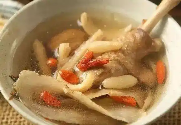 [沙参百合鸭汤]