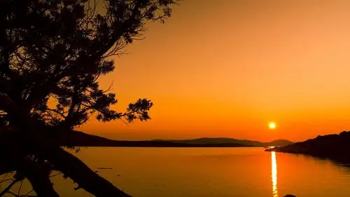 马达莱纳撒丁岛日落-windows 10 主题高清壁纸