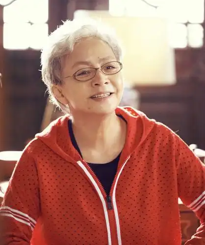 《对你的爱很美》热播:60岁宋丹丹恋爱,爆金句,比年轻人还时髦_姥姥