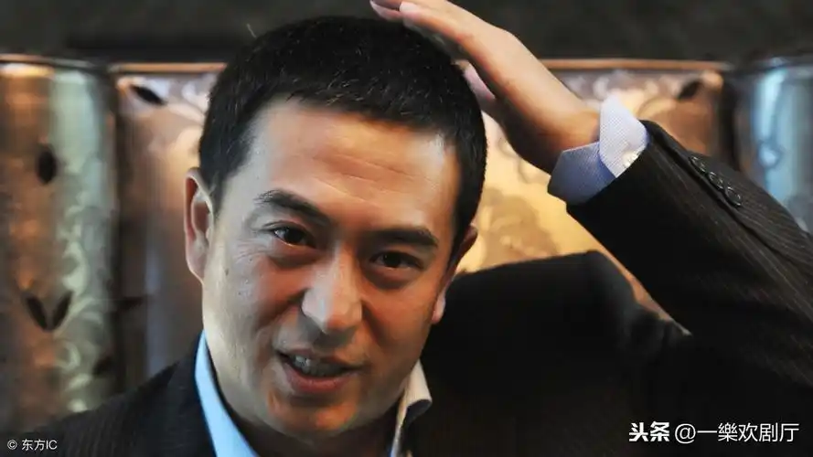 张嘉译个人资料(因长年拍戏得) - 散下步