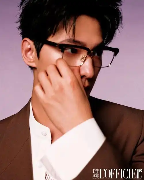 杨洋 自由自在 | 封面明星