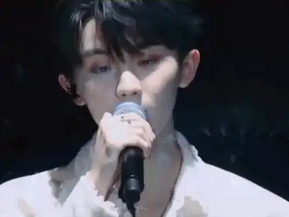 13岁的马嘉祺在郑州参加选秀