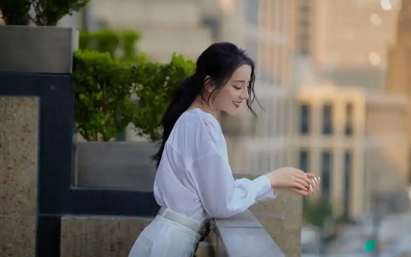 迪丽热巴时尚写真桌面壁纸