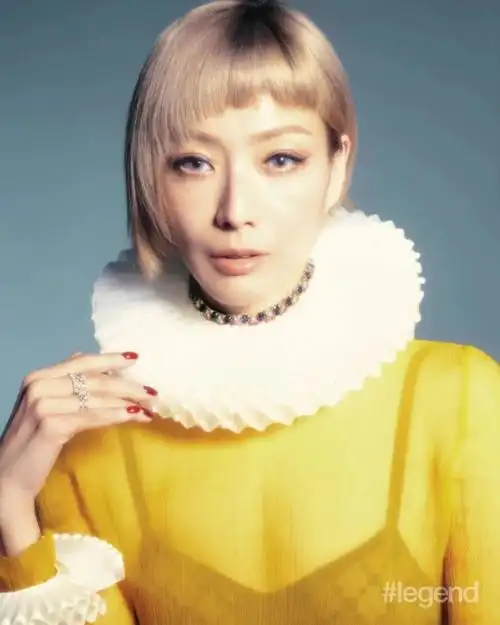 天后郑秀文《嘉人》封面大片_腾讯新闻