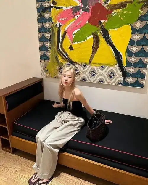 气质甜心朴彩英