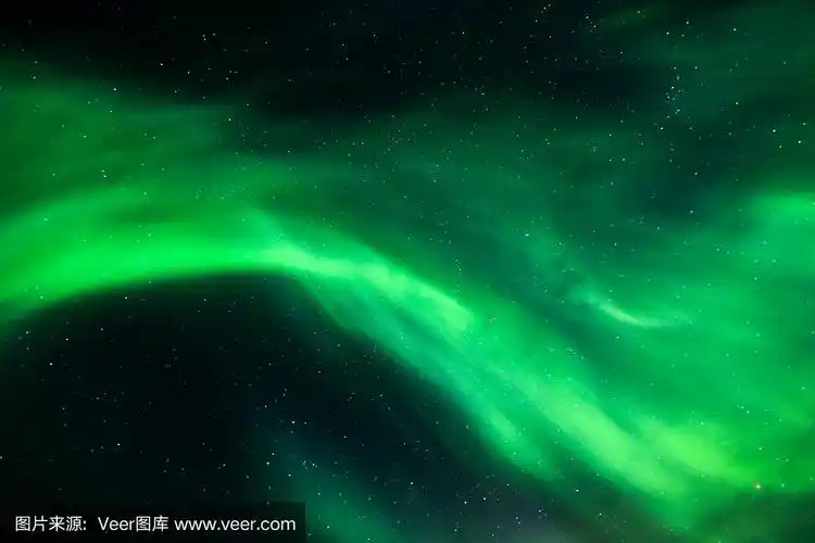 星空之夜和绿色北极光