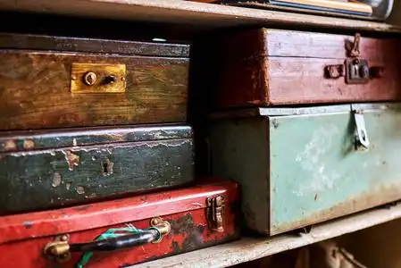 多组老式的二手物品照片