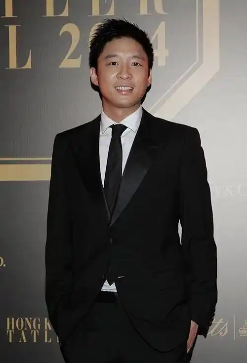 章子怡差点嫁给他,比汪峰还帅还有钱,可惜身家百亿还单身_霍启山_豪门