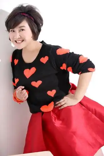 贾玲喜剧人返璞归真网友助攻包邮九块九