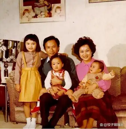 儿子不结婚女儿不嫁人与妻子一同患癌名导吴宇森卖房看病