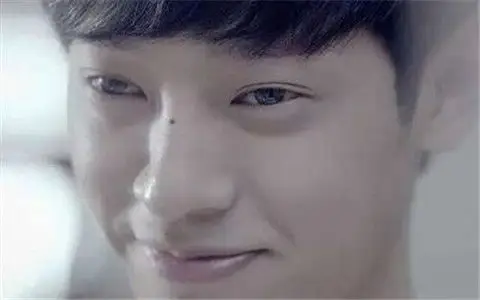 山根有痣的男人命好不好呢