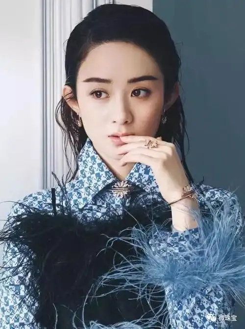 冯绍峰赵丽颖领证?从土味女孩进化时尚girl 你只差件珠宝!