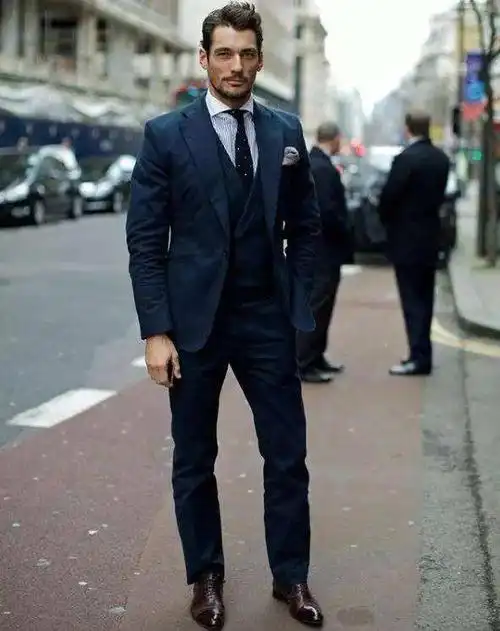 休闲西装搭配什么鞋子,工装裤搭配什么鞋子-图片大观-奇异网