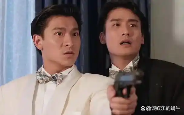 梁家辉与刘德华同框两人是同学华仔穿搭如少年但辉哥却老了