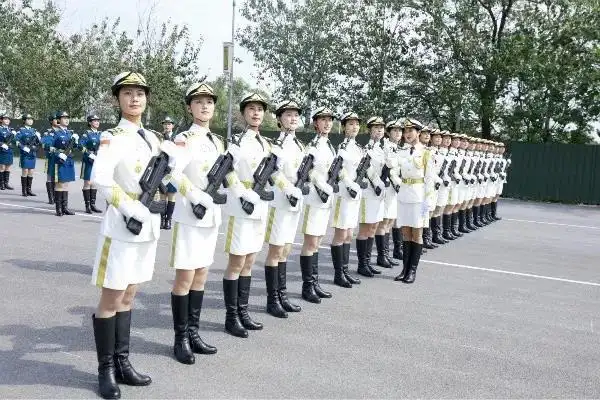 三河最网红阅兵场上的铿锵玫瑰仪仗女兵刘江姗