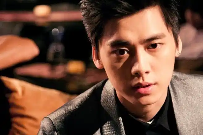 小项总生日快乐989898还有一组幸福三颗星 花絮/剧照@李易峰#与