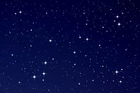 夜晚的天空中的星星照片