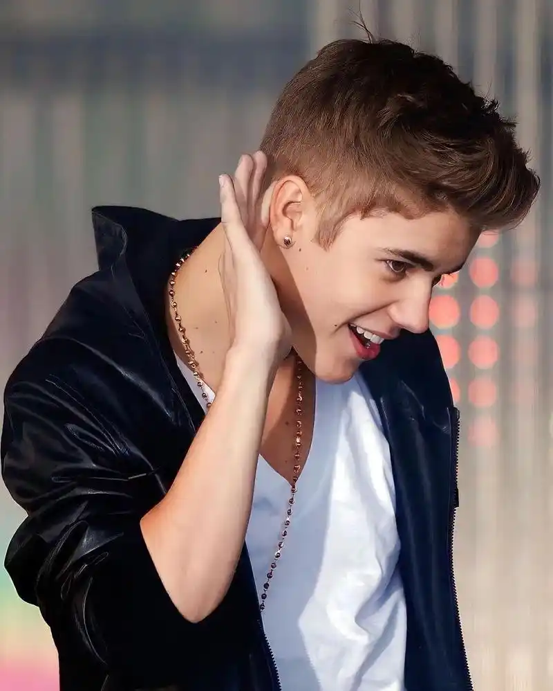 你们喜欢的飞机头!#justinbieber #贾斯汀比 - 抖音