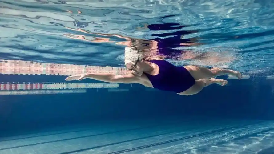 不同泳姿的划水要领各不相同,你都掌握了吗?