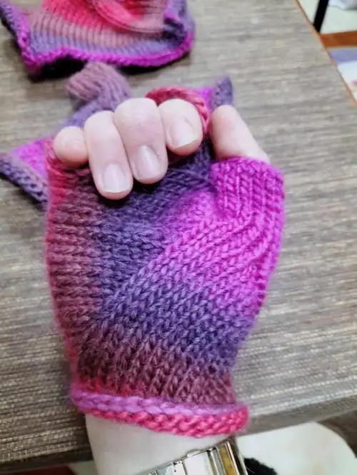 新手也能轻松学的手套编织