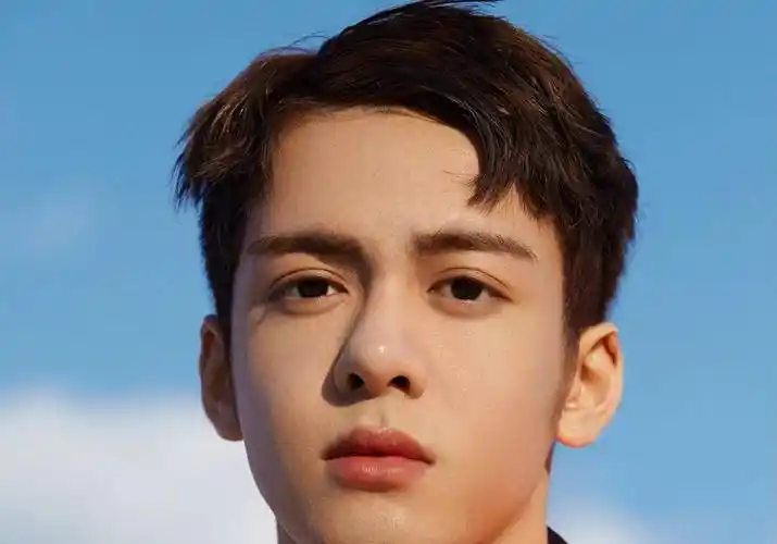 曾舜晞:认真对待工作帅气的男演员值得你喜欢