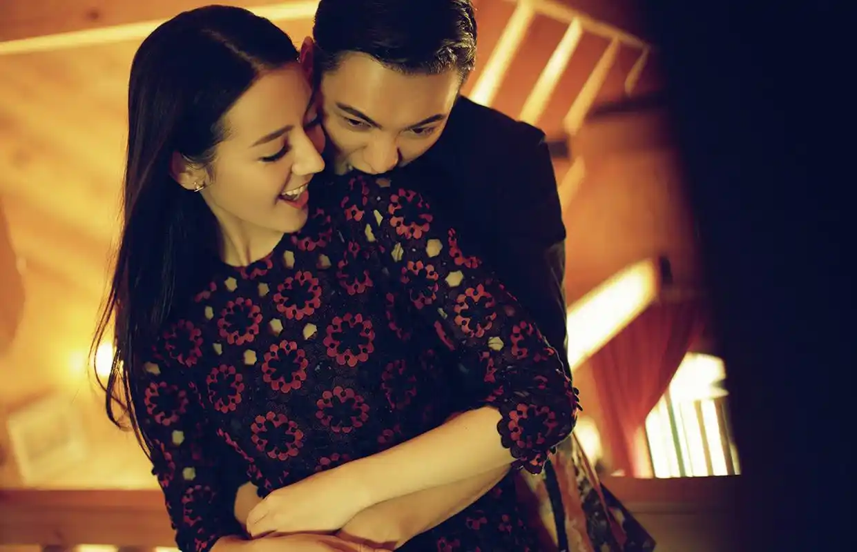 陈伟霆迪丽热巴《时尚芭莎》(无水印),欢迎加入百度霆迪吧!