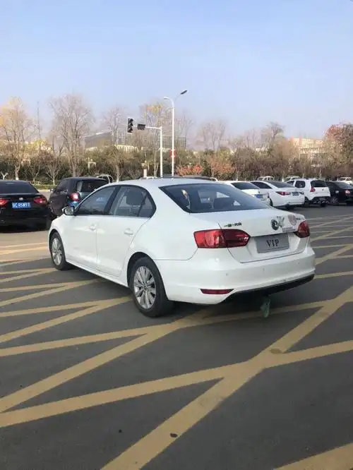 徐州抵押车14年大众速腾出售