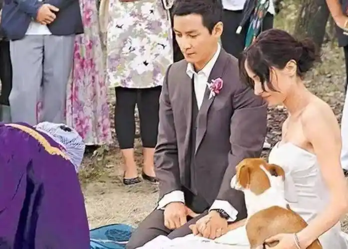 吴彦祖庆祝结婚11周年,洋媳妇颜值大变样,他仍喊爱妻"宝贝"_lisa_生活